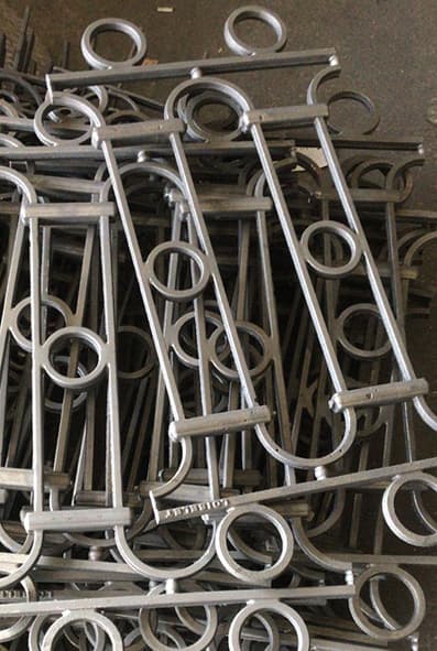 Geländer, kunstvoll gestaltetes Gusseisen-Geländer - Thumbnail 2